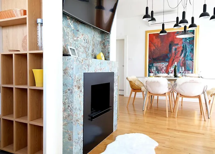 No 12 Apartament *