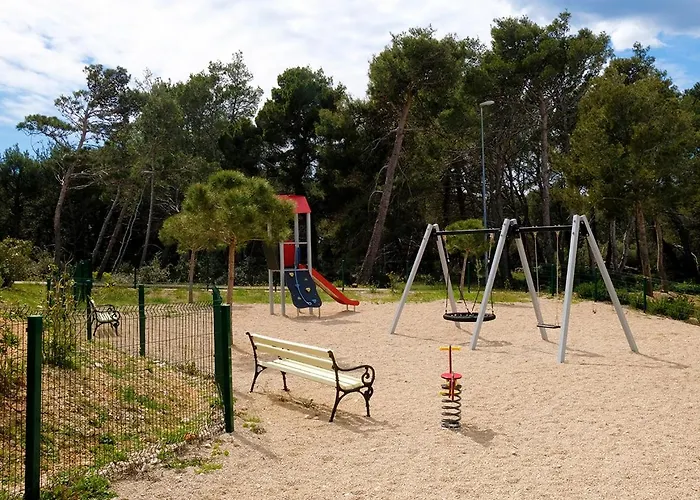 Apartament No 12 *