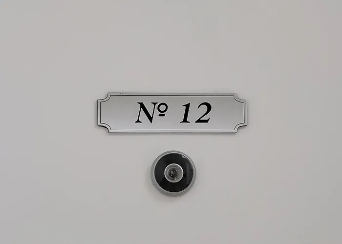 Apartman No 12 *